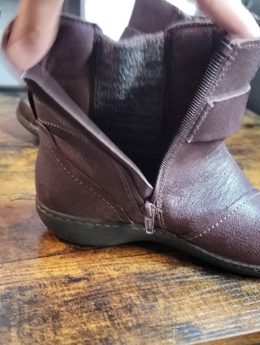 Clarks Fianna Adley Zip Up Ankle Bootties Size 8.5 Wide
